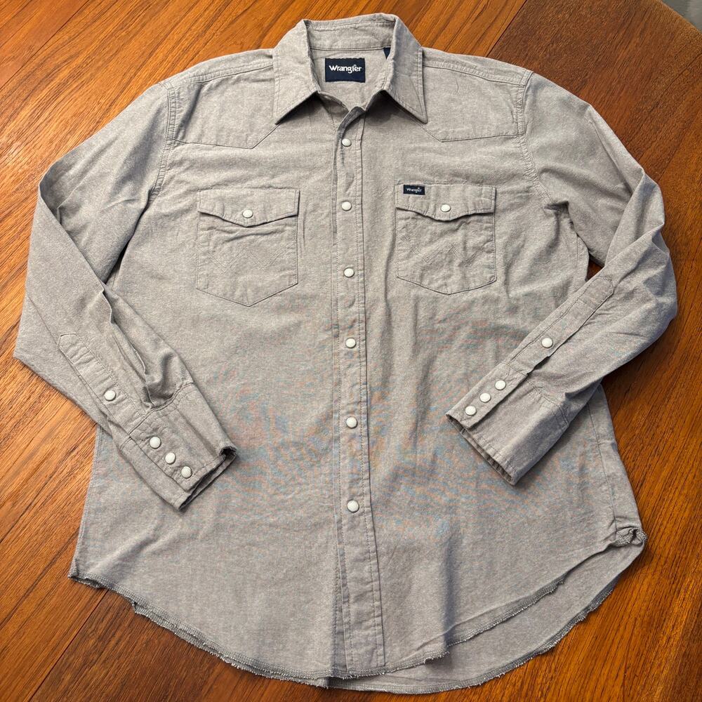 Vintage Wrangler Men’s grey long sleeve pearl snap shirt size large